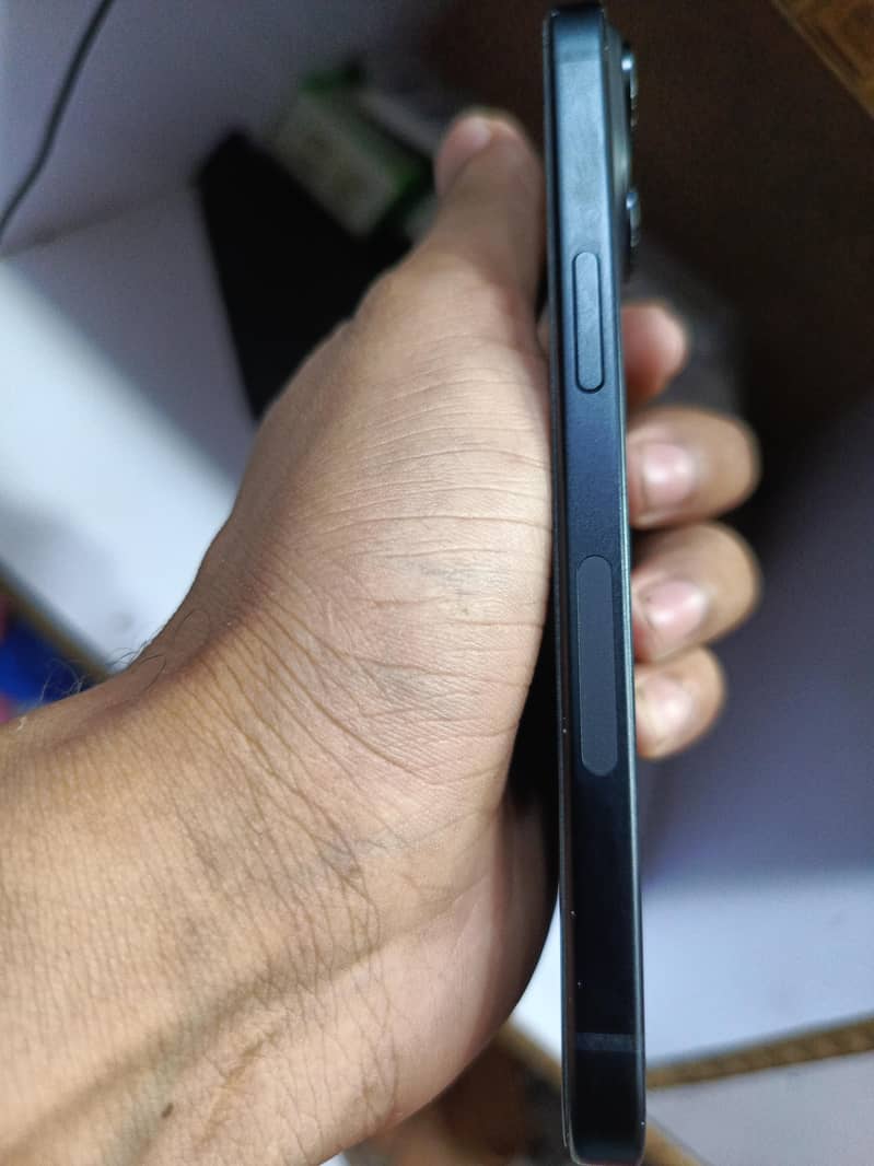 Apple iPhone 15 3