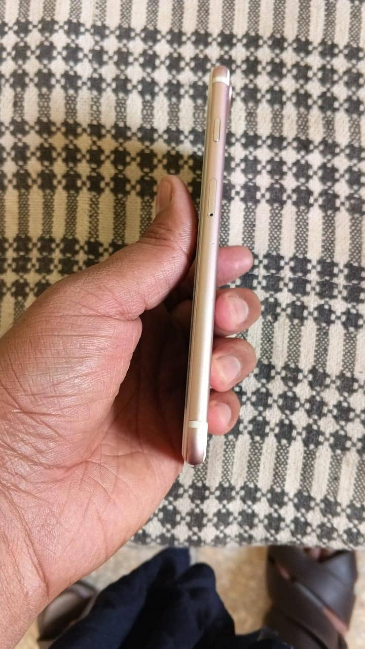 Apple iPhone 7 Plus 1