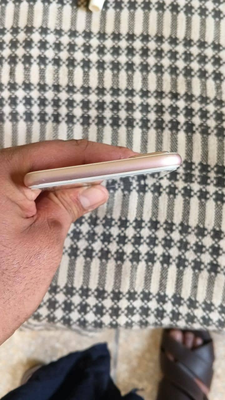 Apple iPhone 7 Plus 2