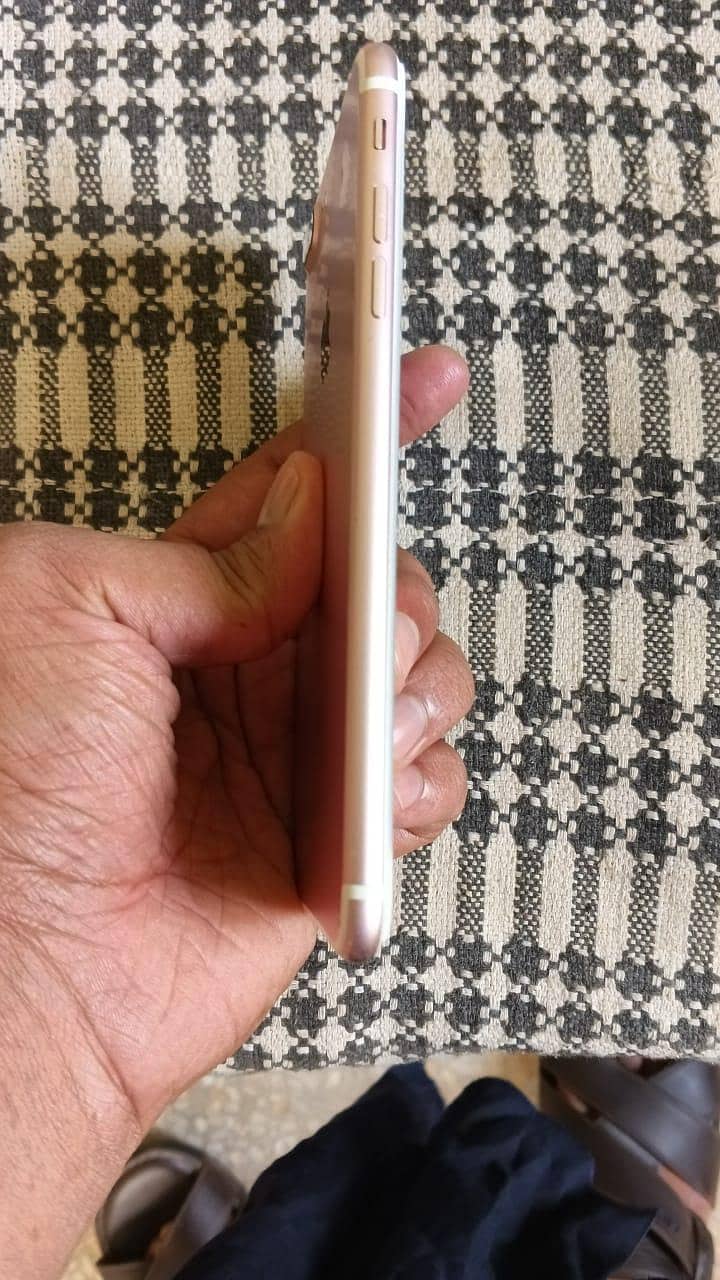 Apple iPhone 7 Plus 3
