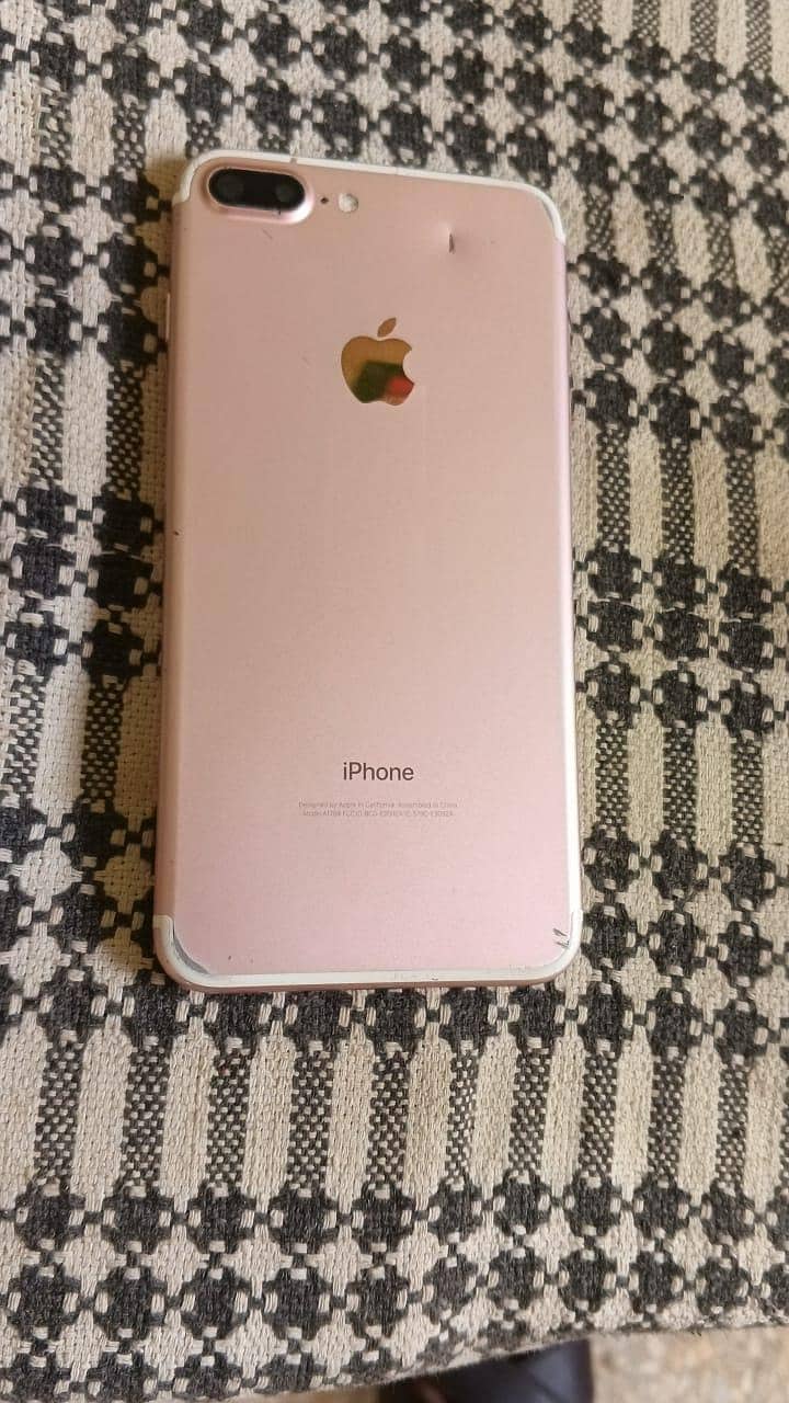 Apple iPhone 7 Plus 5