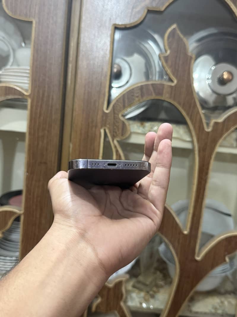 Apple iPhone 14 Pro 2