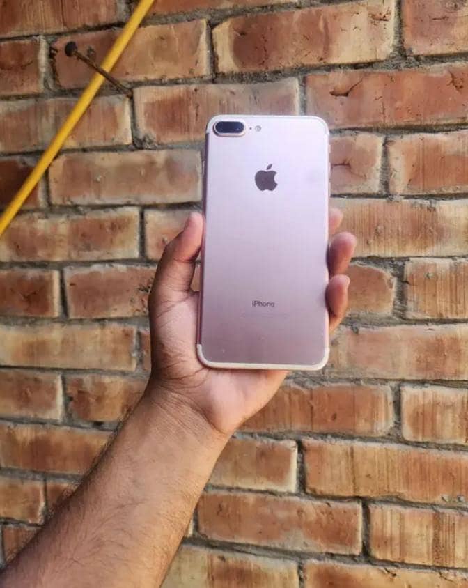 Apple iPhone 7 Plus 0