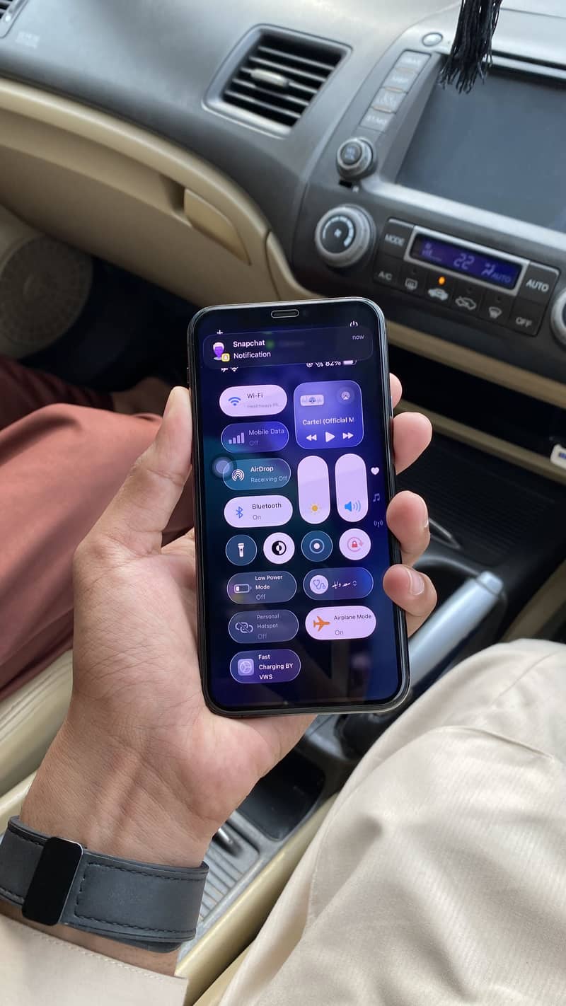 iphone 11 pro 2