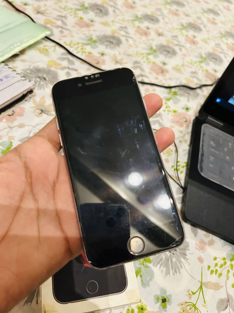 Apple iPhone 6S 1