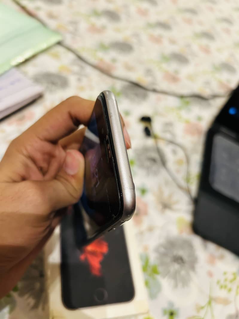 Apple iPhone 6S 2