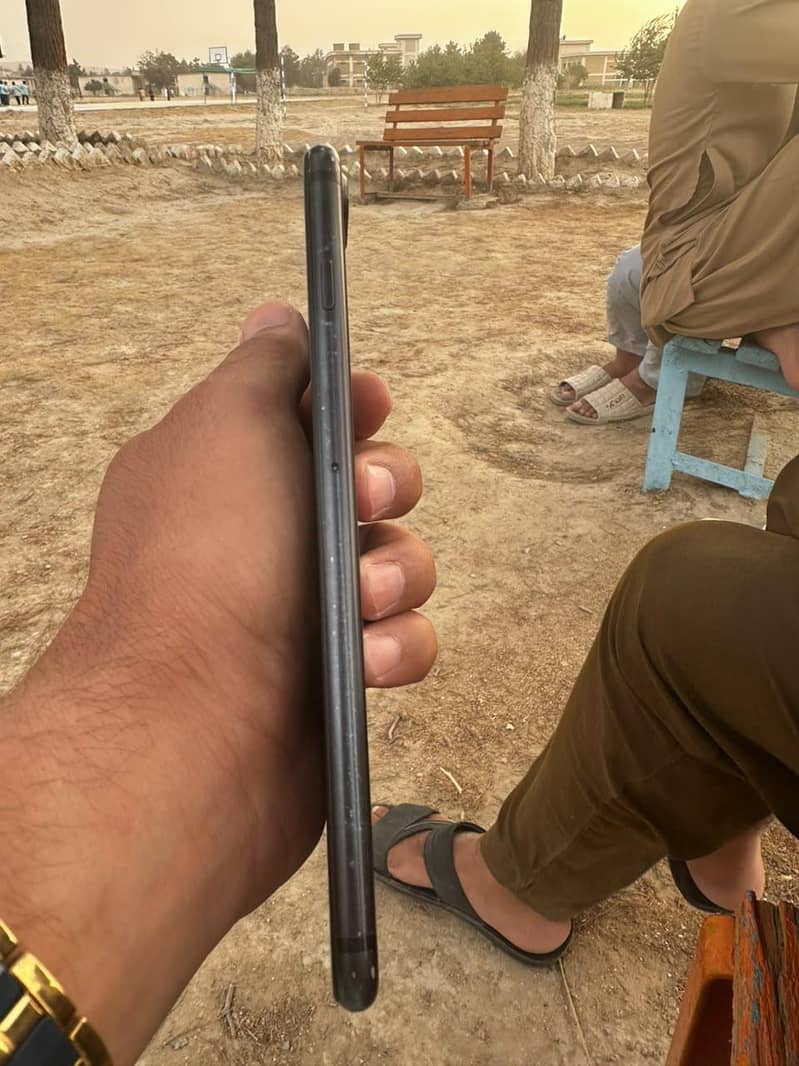 Apple iPhone 7 plus 2