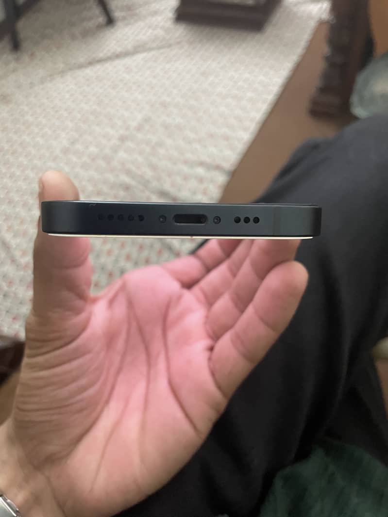 Iphone 13 4