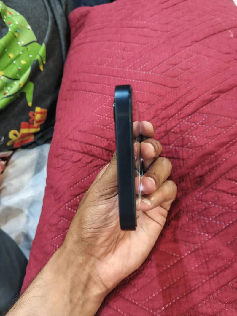 Apple iPhone 12 1
