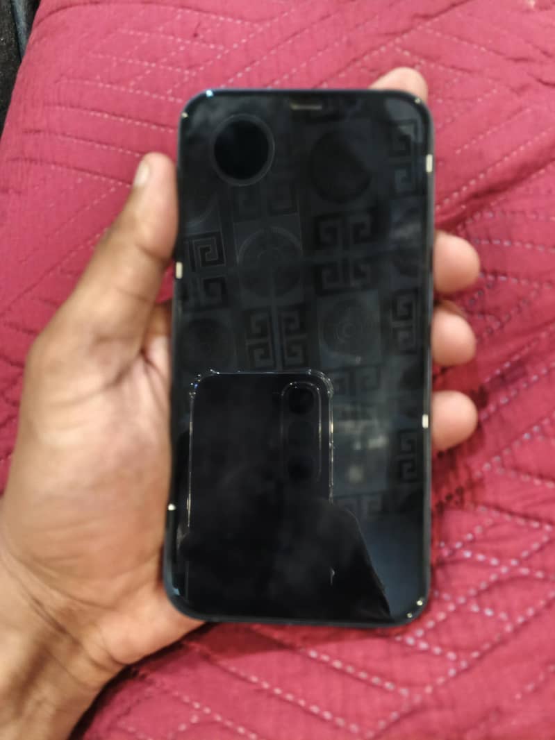 Apple iPhone 12 4