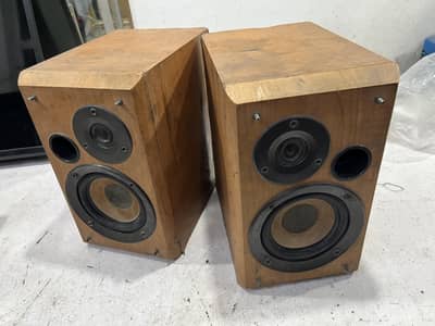 Kenwood geniune Speakers with amplifier Original