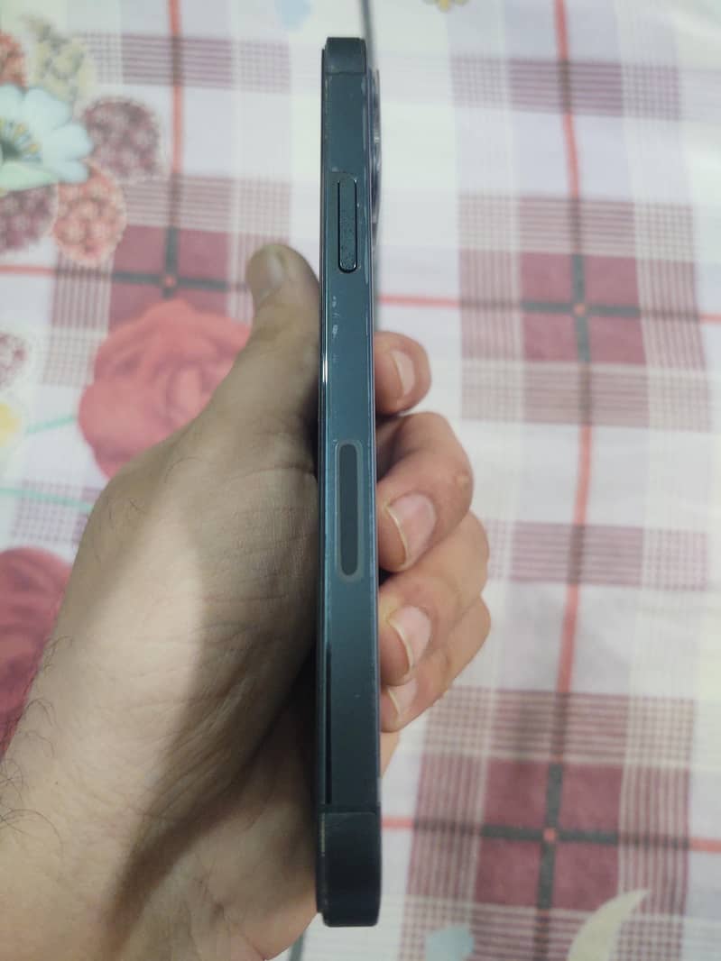 Apple iPhone 12 Pro 2