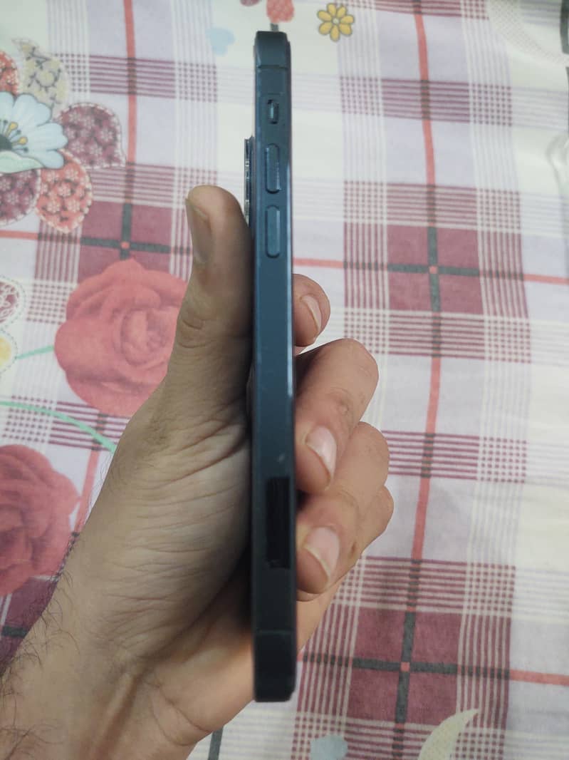 Apple iPhone 12 Pro 4
