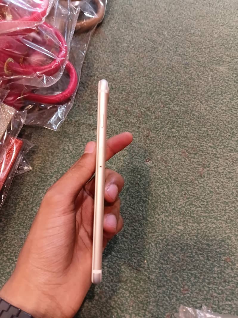 Apple iPhone 7 Plus 2