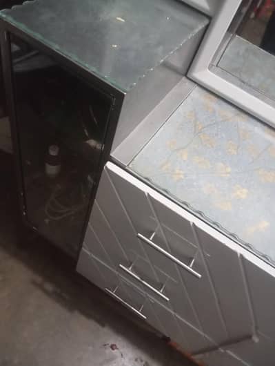 BIG DRESSING TABLE FOR SALE. . . LIKE NEW