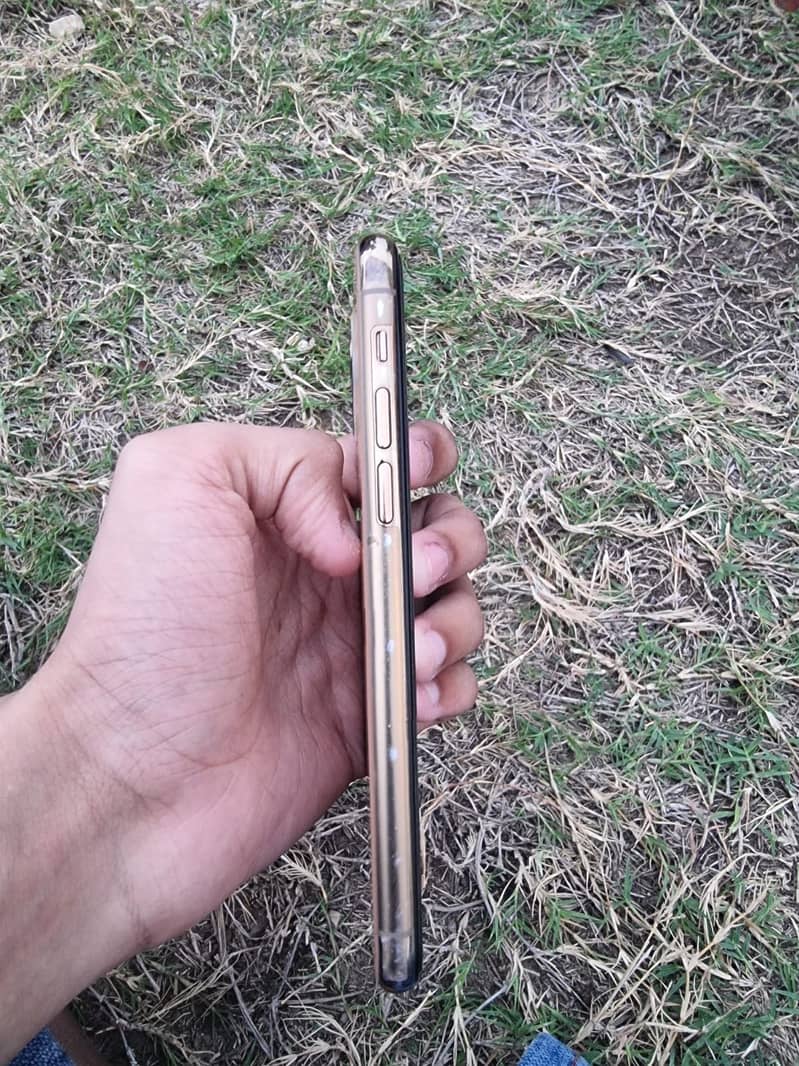 Iphone 11 Pro (NON) 1