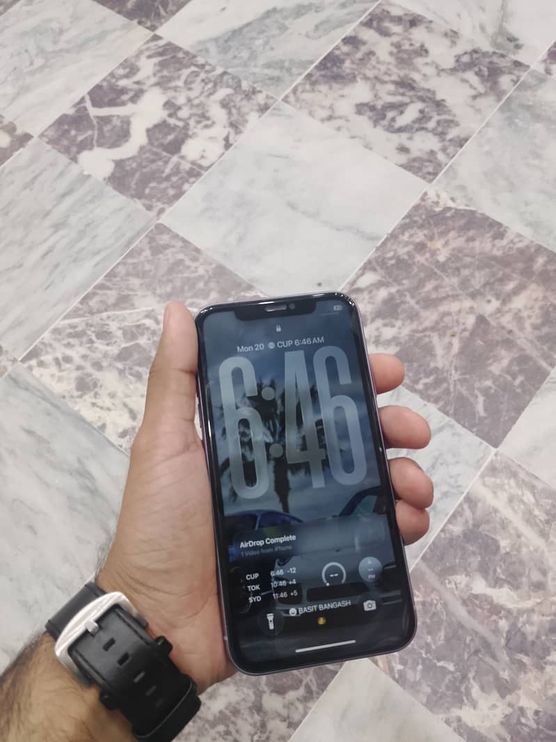 Apple iPhone 11 0