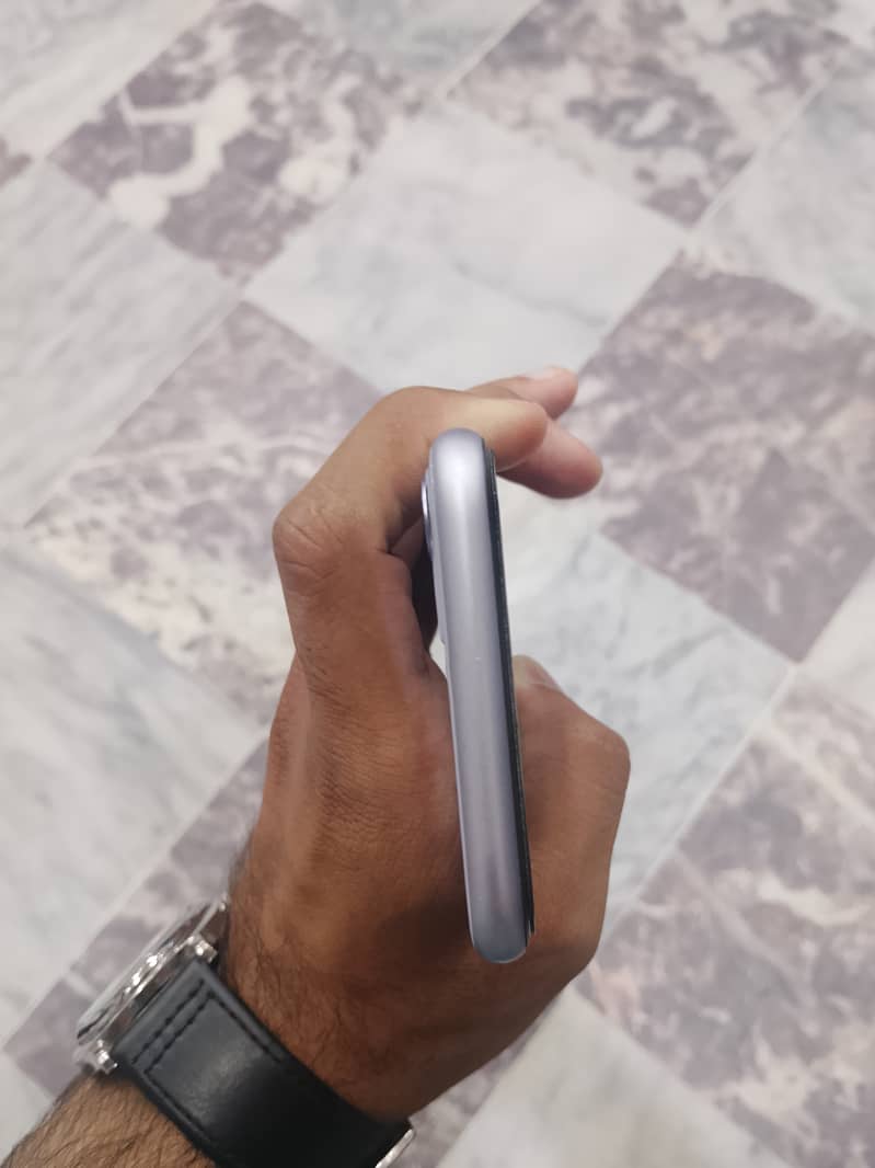 Apple iPhone 11 5