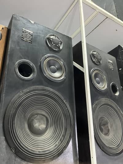 Yamaha speaker geniune