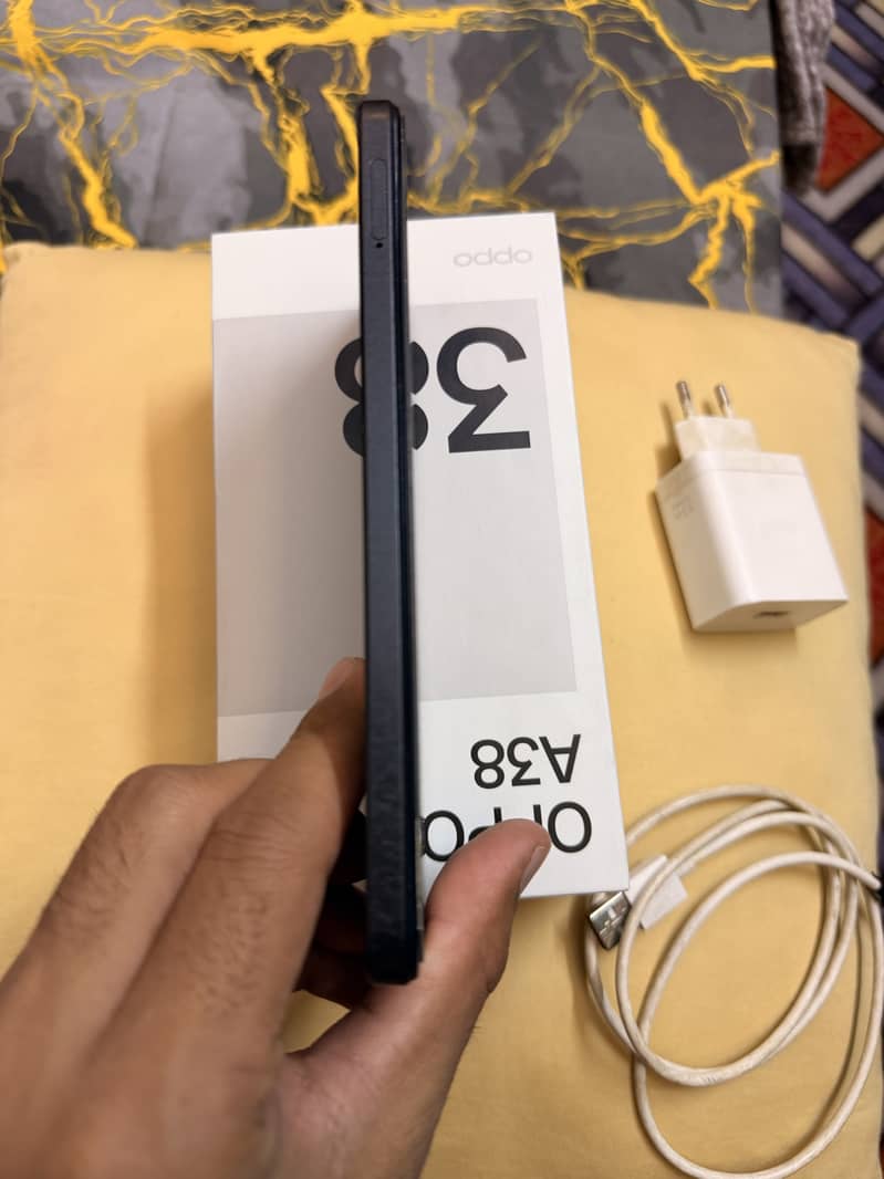 OPPO A38 0