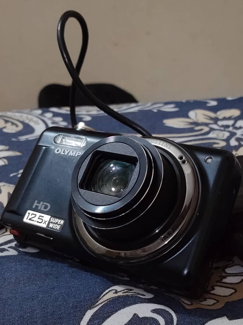 Olympus VR-320 Digital Camera Bundle 1