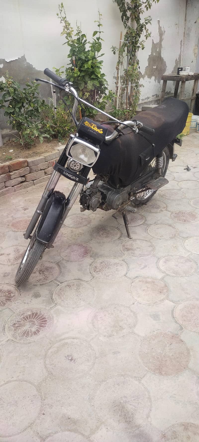 unique 70 black normal condition 0