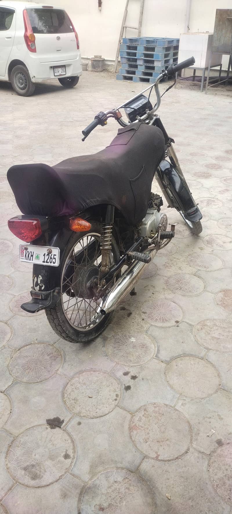 unique 70 black normal condition 1