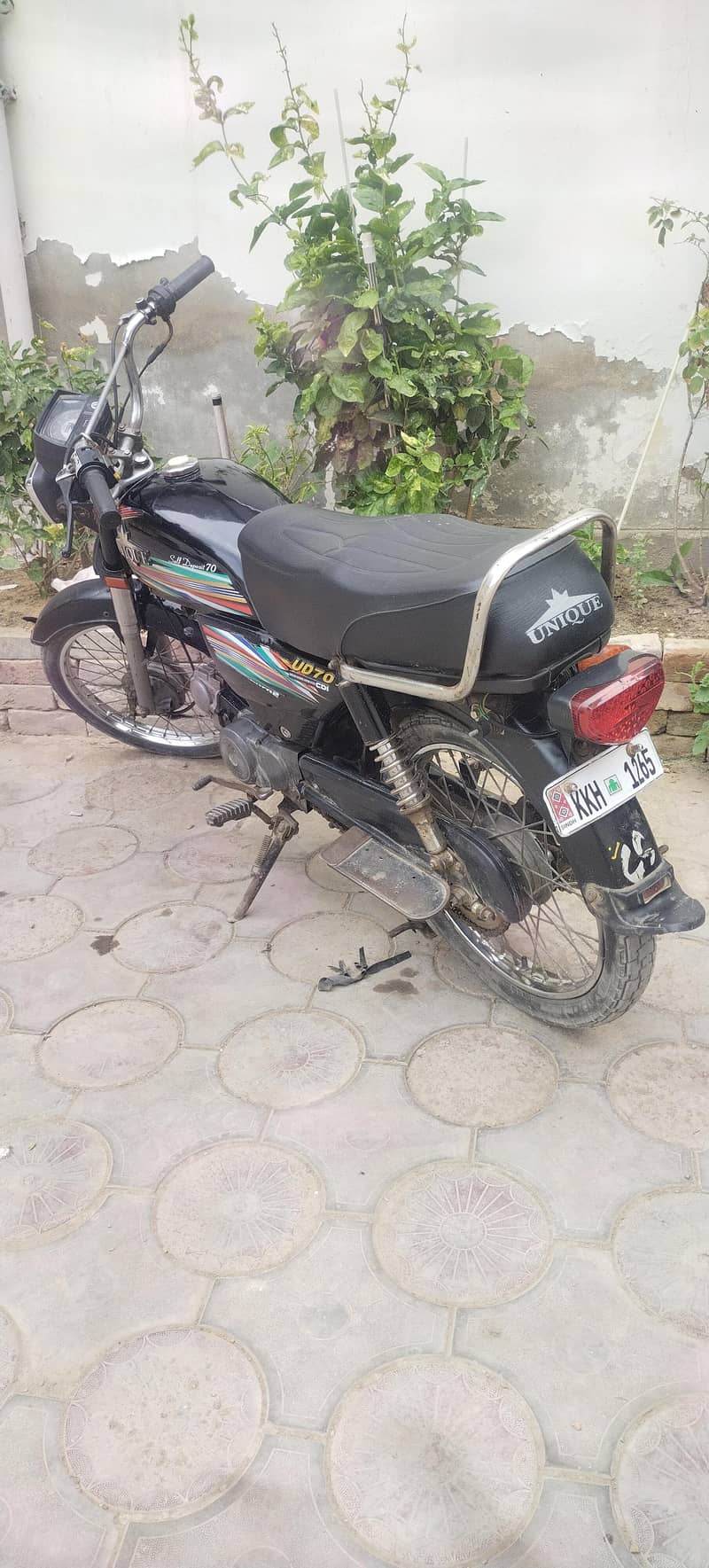 unique 70 black normal condition 5