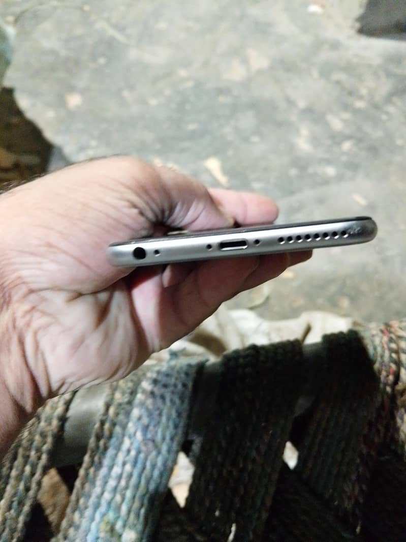 Apple iPhone 6 Plus 2