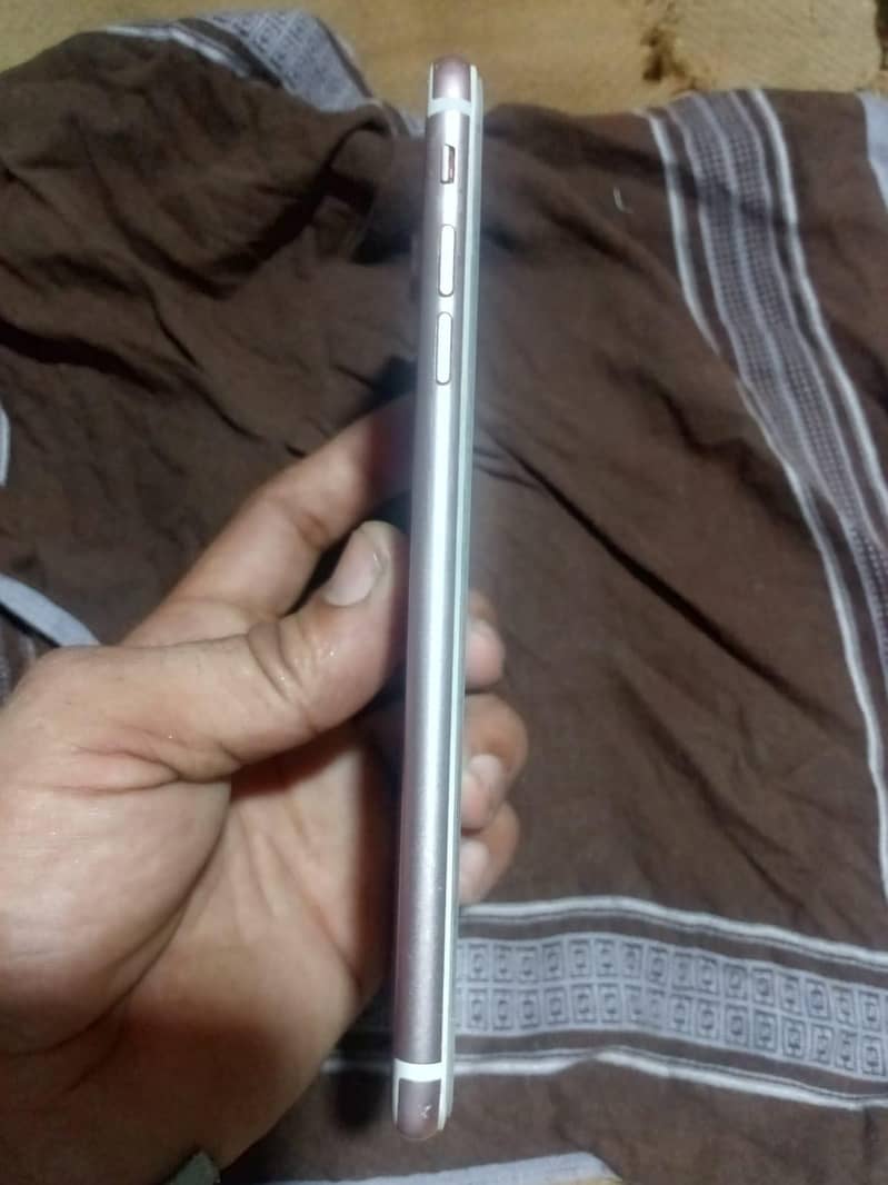 Apple iPhone 7 Plus 1