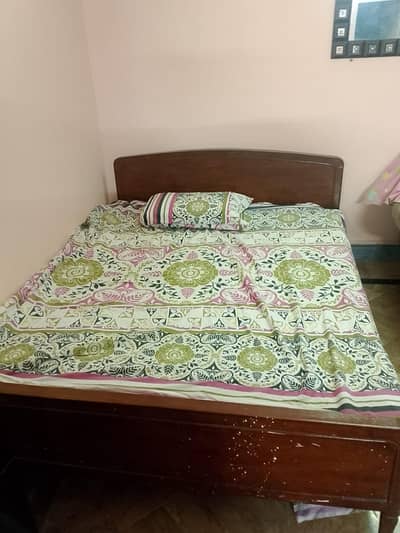 Diar solid wood bed