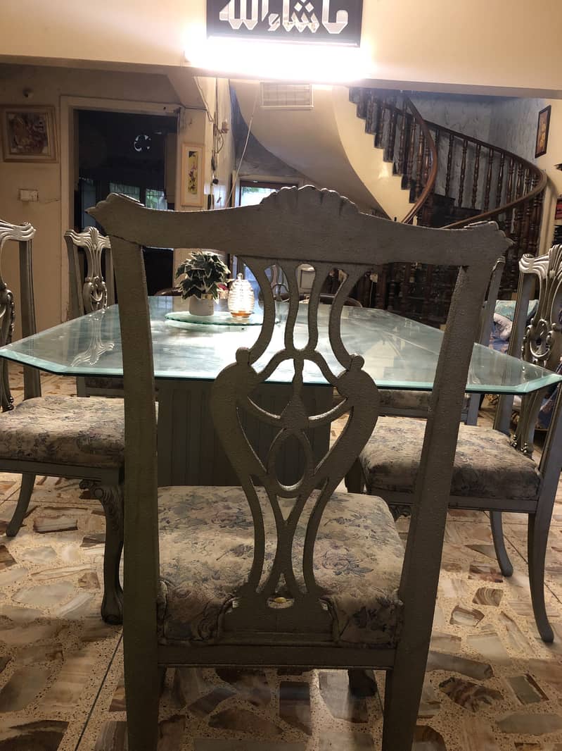 Dining table 4