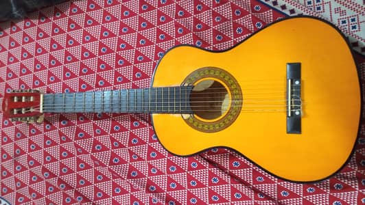 Spanish 35 inches spanish guitar just buy and play 9/10 condition
