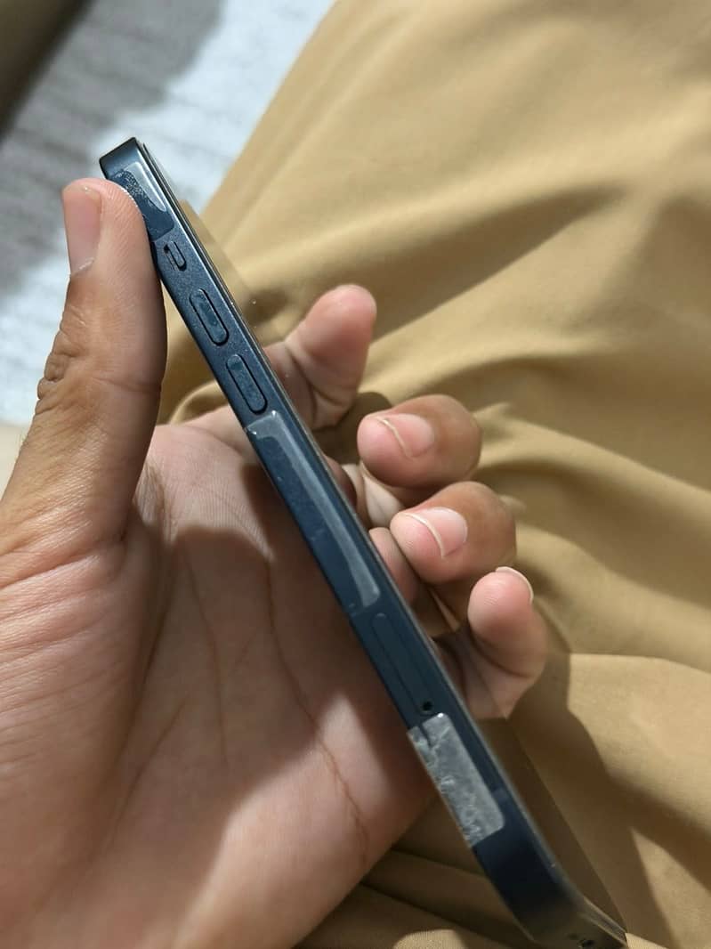 Apple iPhone 13 3