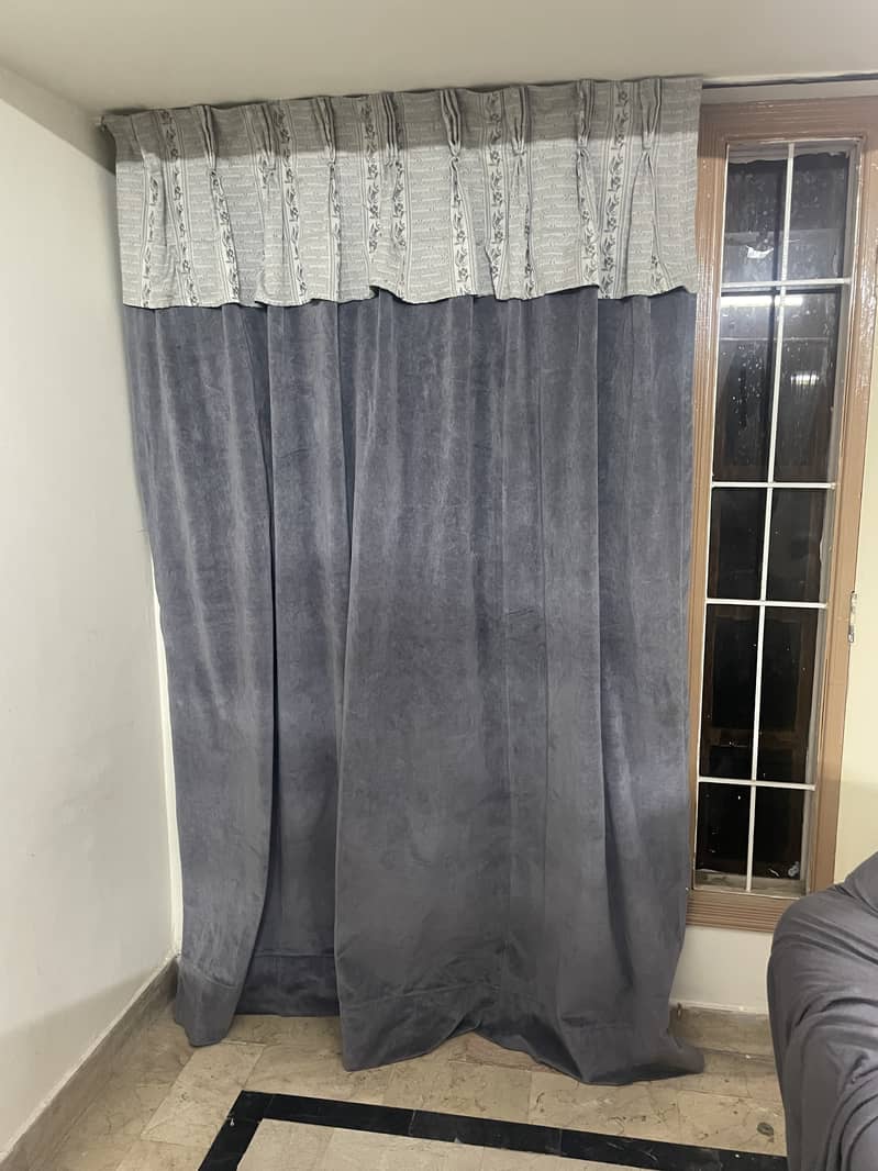 4 set Curtains 1