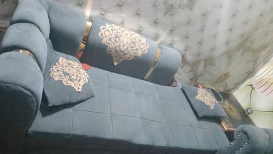 7 seater sofa and centre table for sale