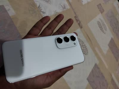 Tecno Spark 40 pro plus