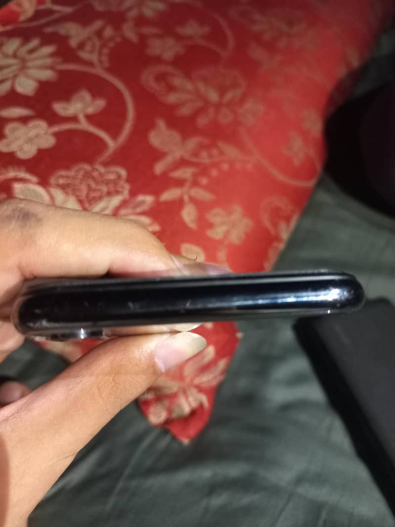 Apple iPhone X 3