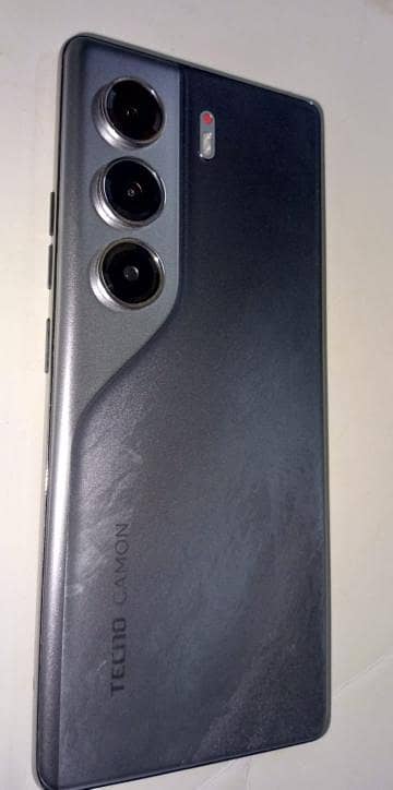 Tecno Camon 40 Pro 1