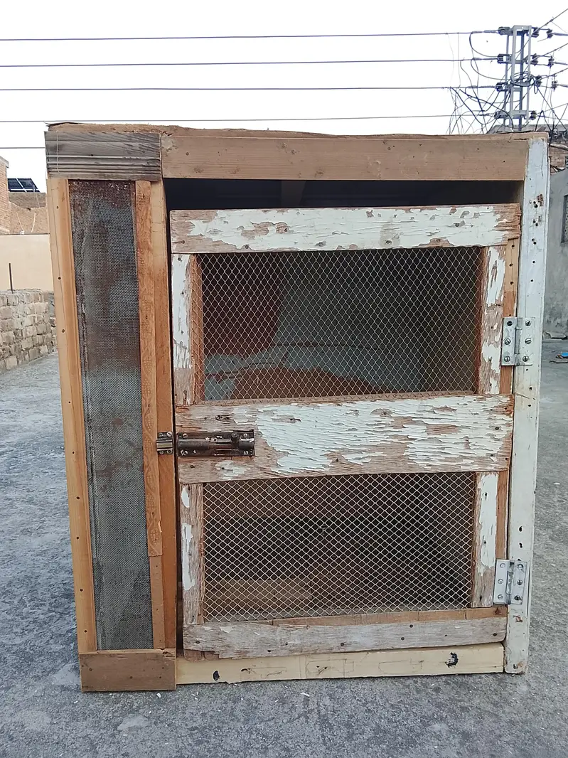 Three Cages Forsale — photo 3