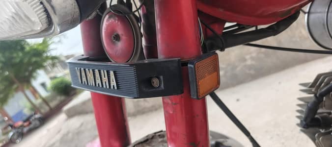 YB100