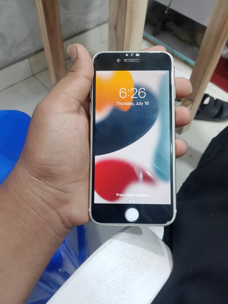 Apple iPhone 7 1