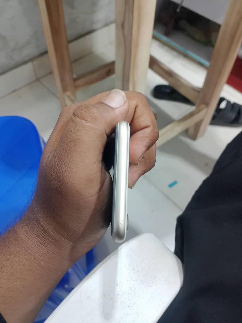 Apple iPhone 7 4
