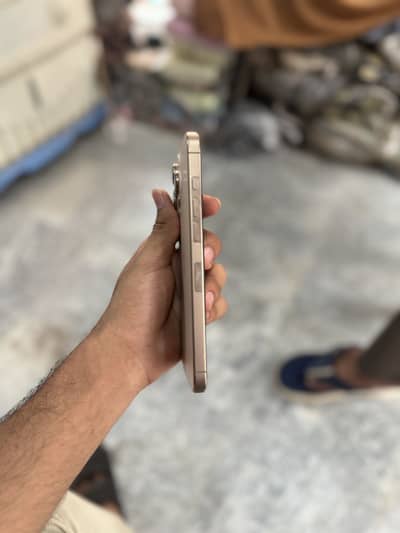 iPhone 16 pro max jv