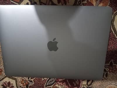 MacBook pro 2017 (13 inches)