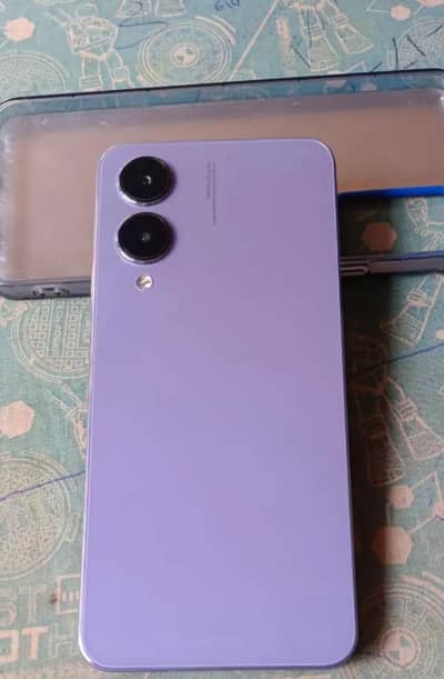 Vivo Y17s box available