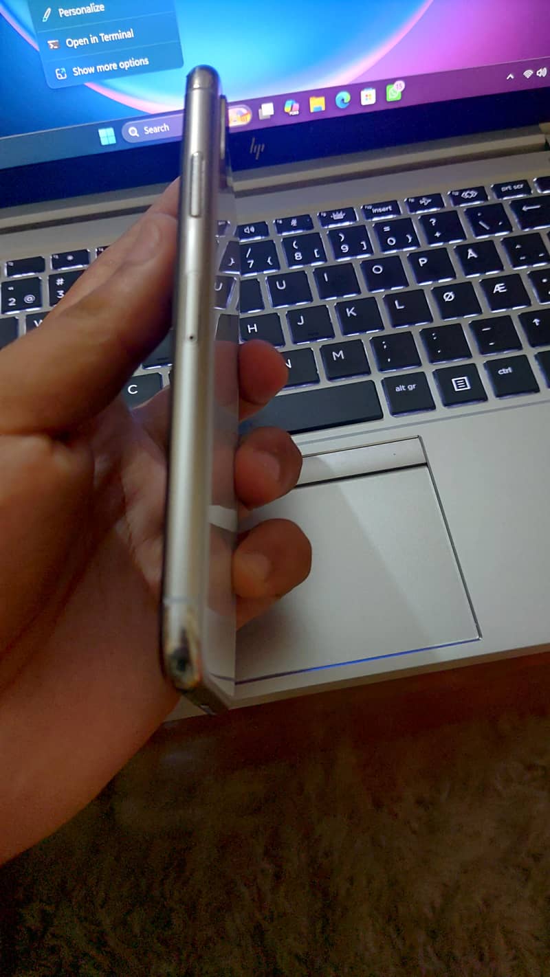 Apple iPhone X 4