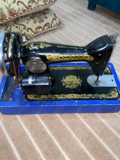 Singer 109H Black Beauty Sewing Machine (Motor + Original Hand Crank)