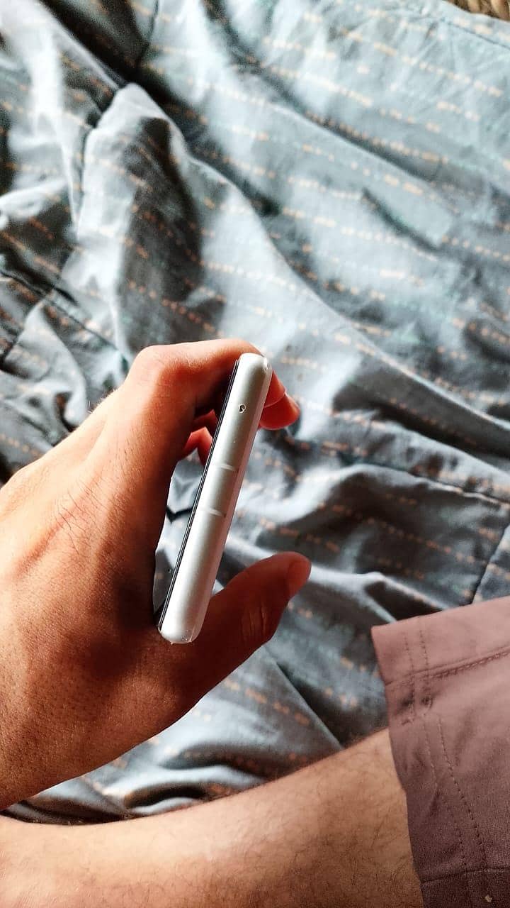 Google Pixel 7a 4