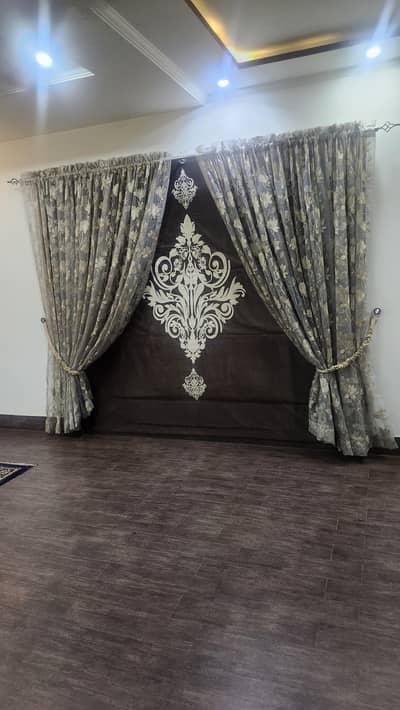 Curtain with blinds